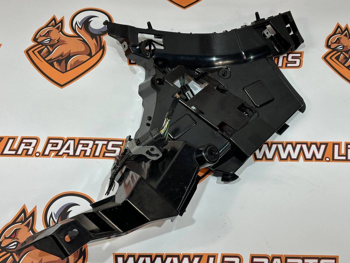 LR139812 Кронштейн крепления  заднего бампера правый Range Rover Evoque New L551 (2019-) Б/У